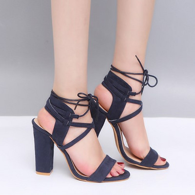 Paksu kontsaga naiste kingad ökoseemisnahast - kaks mudelit