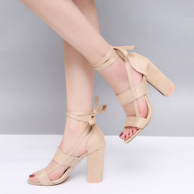 Paksu kontsaga naiste kingad ökoseemisnahast - kaks mudelit