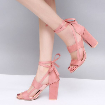 Paksu kontsaga naiste kingad ökoseemisnahast - kaks mudelit