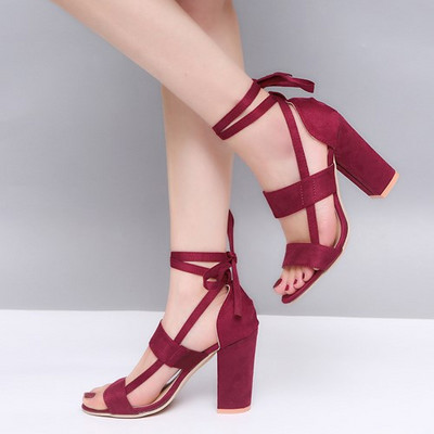 Paksu kontsaga naiste kingad ökoseemisnahast - kaks mudelit