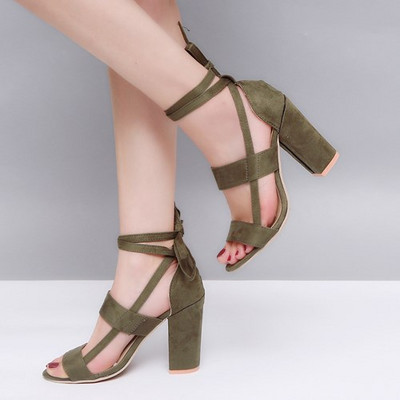 Paksu kontsaga naiste kingad ökoseemisnahast - kaks mudelit