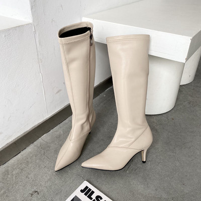 Κομψές γυναικείες μπότες κατασκευασμένες από έκο δέρμα με λεπτό τακούνι