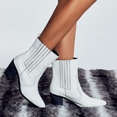 Nahast naiste saapad paksu kontsaga teravatipulise mudeliga