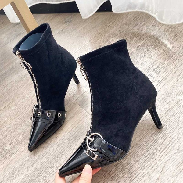 Aktuális fekete színű női csizma vékony sarokkal és cipzárral