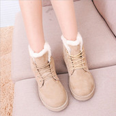 Alkalmi női csizma pehely és lapos talppal