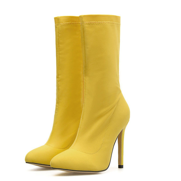 Moderne ženske čizme na špic na tanku visoku petu