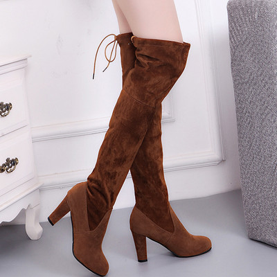 Női alkalmi csizma sarokkal - hegyes modell