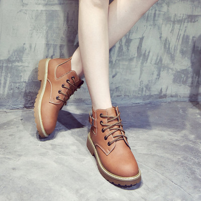 Női őszi-téli csizma színes fűzővel