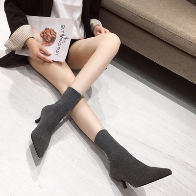 Aktuális női csizma hegyes modell vékony sarokkal