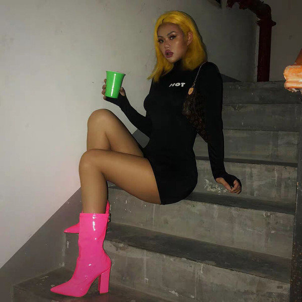 Stiilsed naiste lakknahast saapad teravatipuline mudel ja 10 cm kontsaga