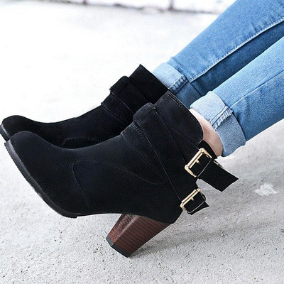 Velúr, vastag sarkú női csizma