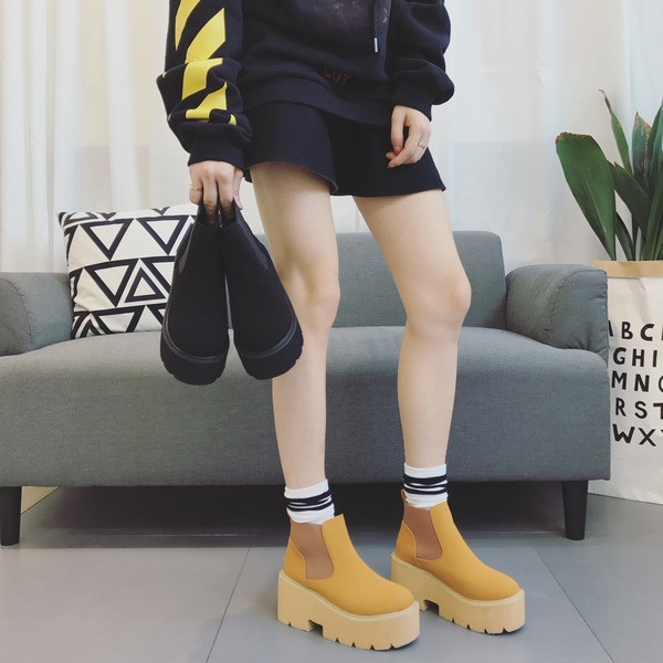 Női alkalmi csizma öko velúrból, magas talppal