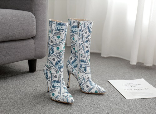 Värvilised naiste saapad kõrgete kontsadega teravatipuline mudel