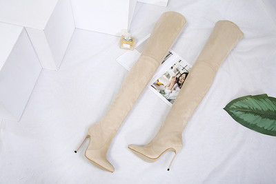 Pikad naiste saapad õhukese kontsaga teravatipuline mudel