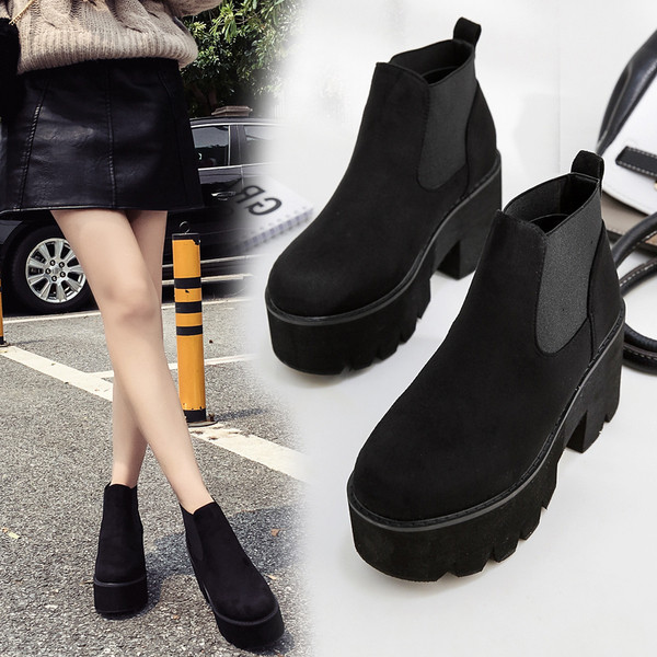 Ежедневни дамски боти заоблен модел с платформа