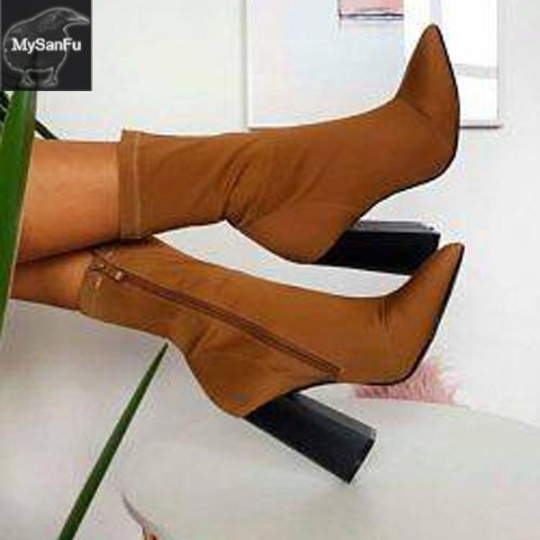 Модерни дамски ботуши заострен модел с дебел ток 