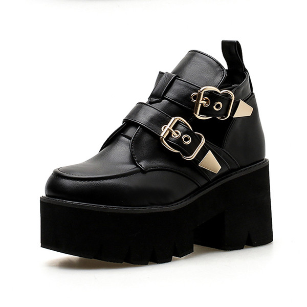 Есенни дамски боти от еко кожа с дебел ток и метални катарами