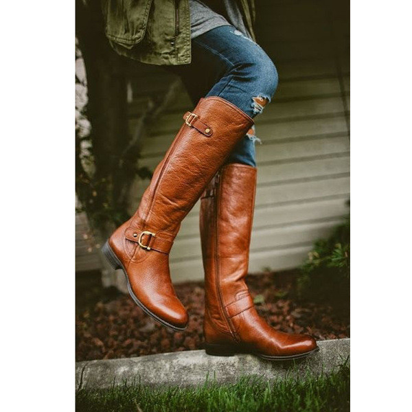 Дамски ежедневни ботуши от еко кожа с равна подметка и цип