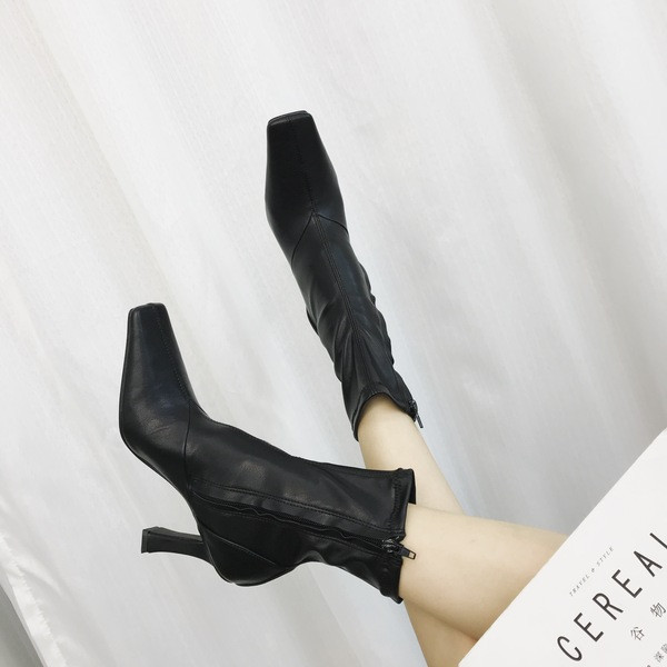 Дамски боти от еко кожа с дебел ток и цип