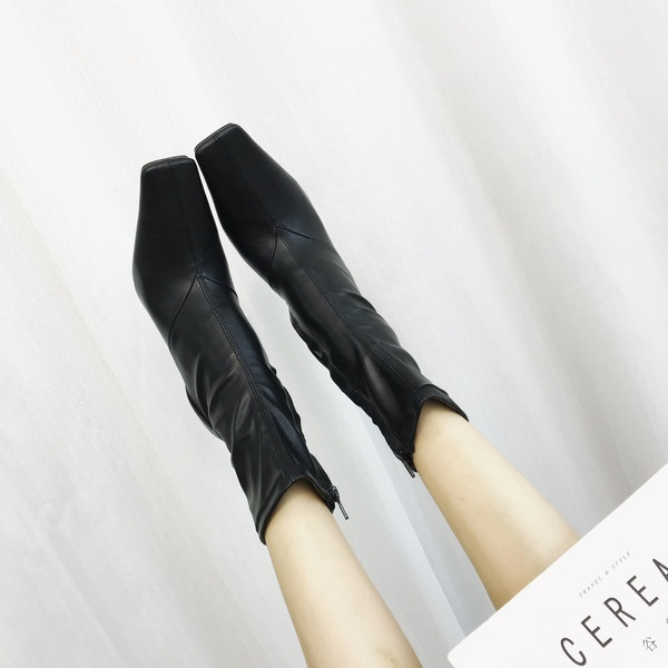 Дамски боти от еко кожа с дебел ток и цип