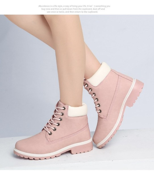 Модерни дамски зимни боти с връзки и равна подметка 