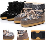 Модерни дамски боти с връзки и лъскав елемент 