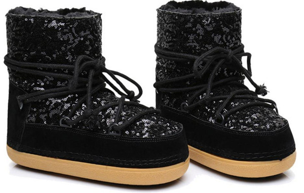 Модерни дамски боти с връзки и лъскав елемент 