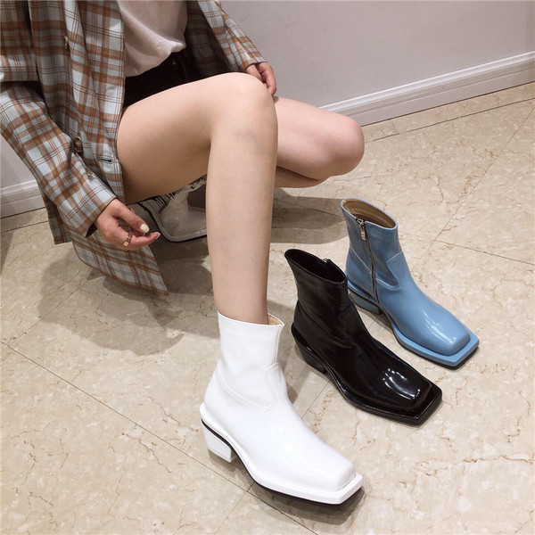 Нов модел дамски боти от еко кожа с дебел ток