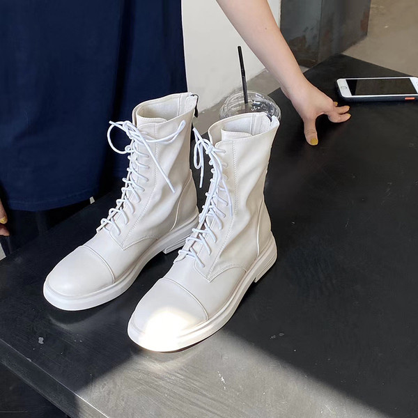 Актуални боти от еко кожа с равна подметка и връзки