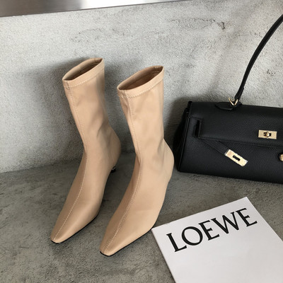 Нов модел дамски боти с камъни на тока