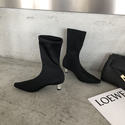 Нов модел дамски боти с камъни на тока