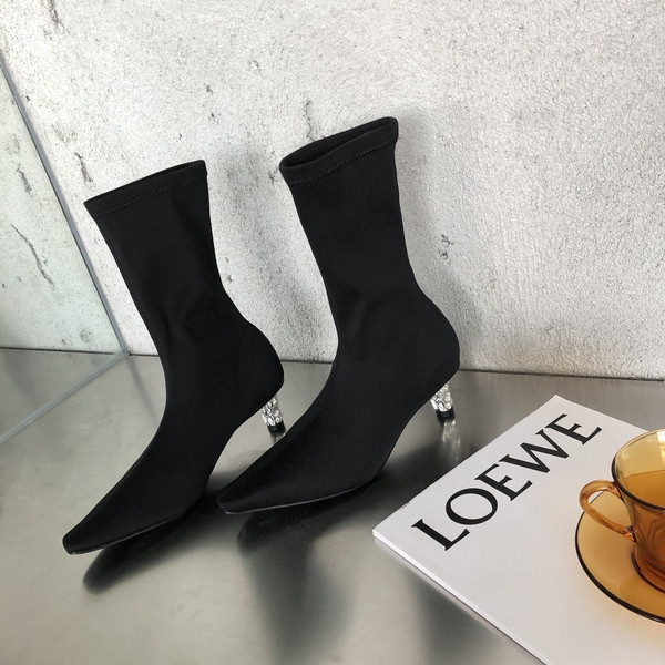 Нов модел дамски боти с камъни на тока