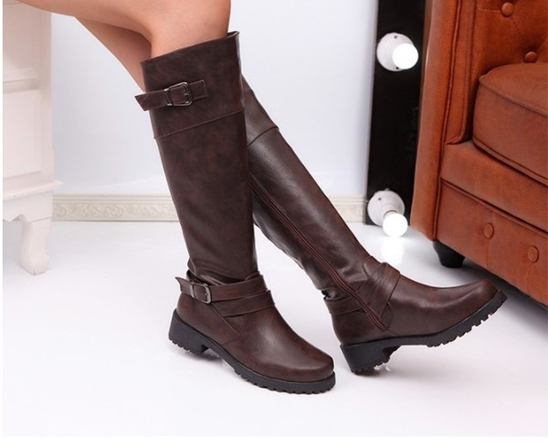 Дамски ежедневни ботуши с катарама и равна подметка от еко кожа