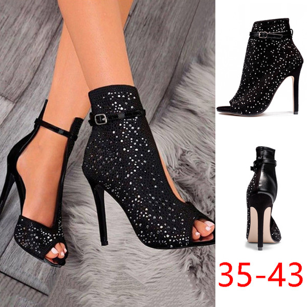 Стилни дамски боти с камъни и висок ток
