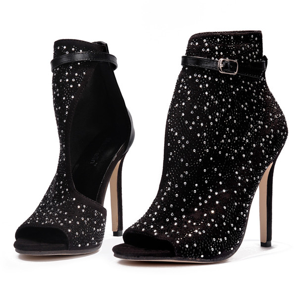 Стилни дамски боти с камъни и висок ток