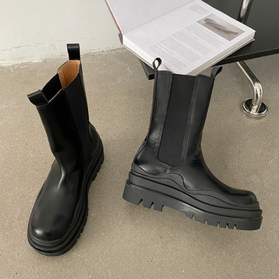 Черни дамски боти от еко кожа с цветна подметка