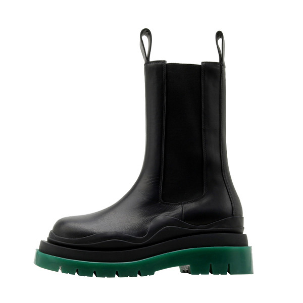 Черни дамски боти от еко кожа с цветна подметка