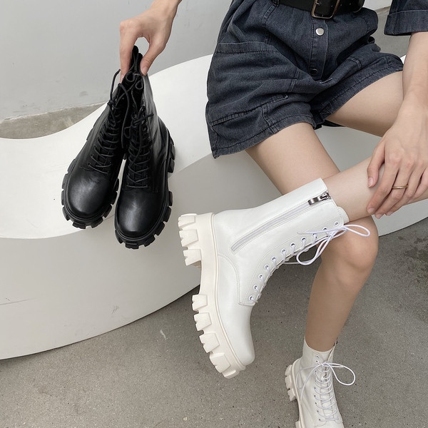 Ежедневни кожени дамски боти с груба подметка и връзки