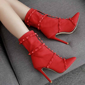 Дамски стилни ботуши с висок токи метални нитове