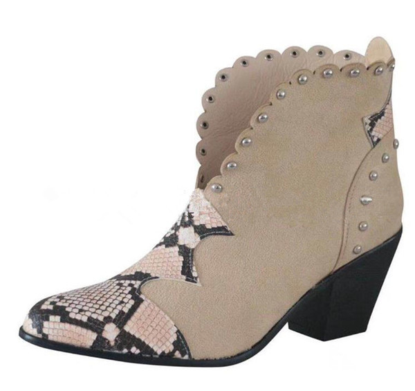 Модерни дамски боти с дебел ток и животински мотиви