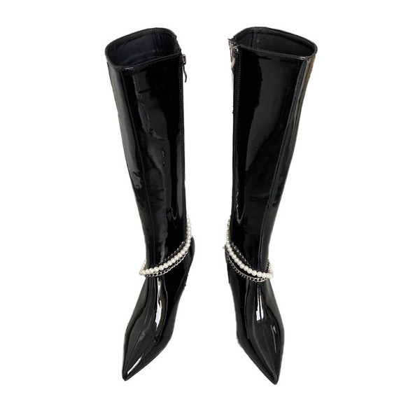 Стилни дамски лачени  ботуши с перли 