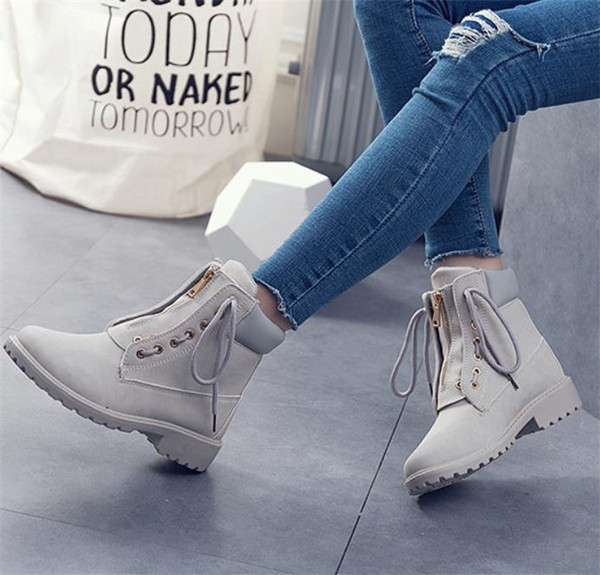 Модерни дамски боти от еко велур с връзки и цип