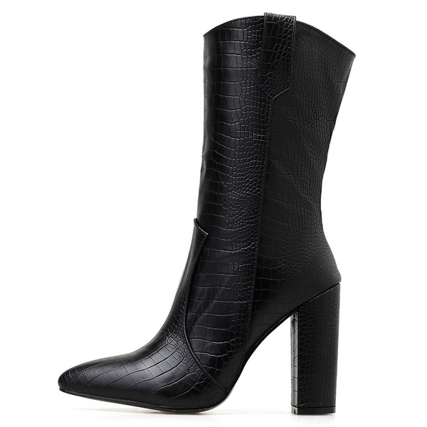 Черни дамски кожени боти с дебел ток-заострен модел