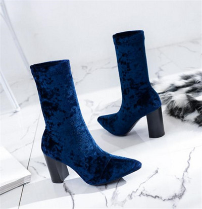 Дамски стилни боти заострен модел с дебел ток