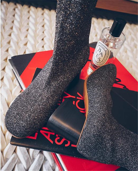 Лъскави дамски боти заострен модел с дебел ток