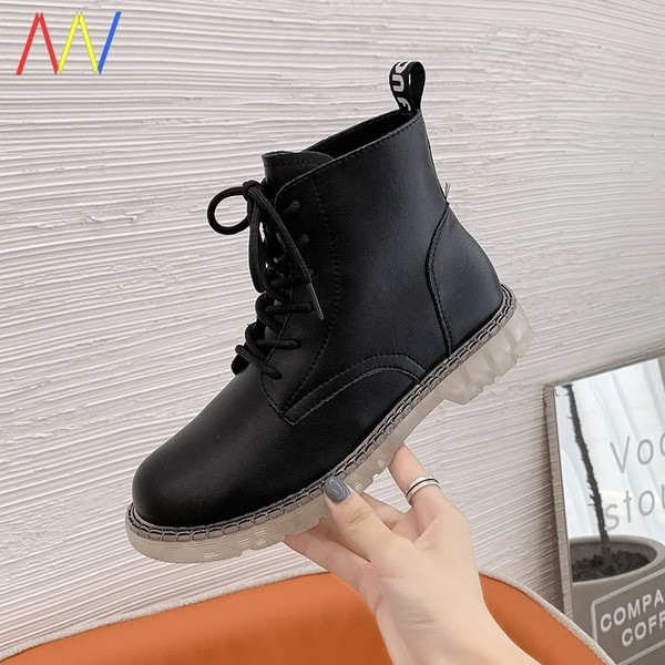 Дамски ежедневни боти с  връзки и равна подметка от еко кожа