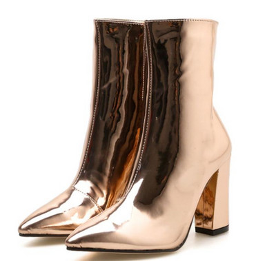 Модерни дамски боти заострен модел с 8см ток