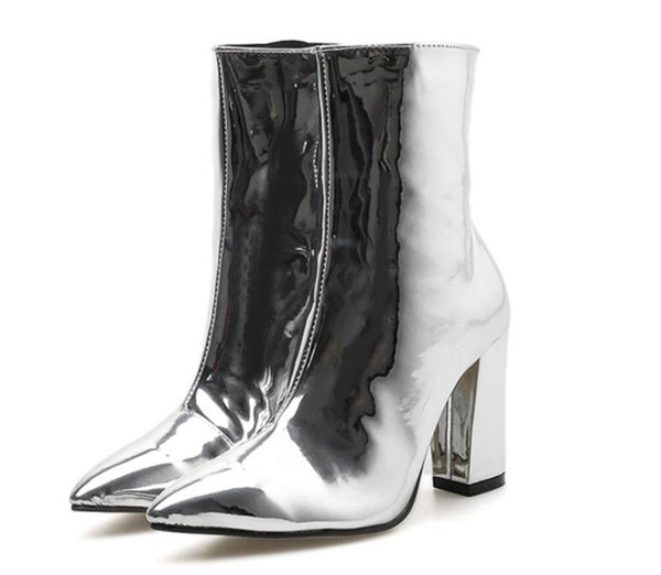 Модерни дамски боти заострен модел с 8см ток