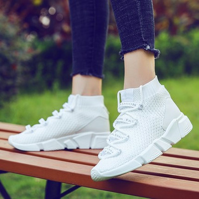 Дамски ежедневни маратонки от текстил с връзки в черен и бял цвят