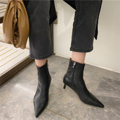 Дамски кожени боти заострен модел 